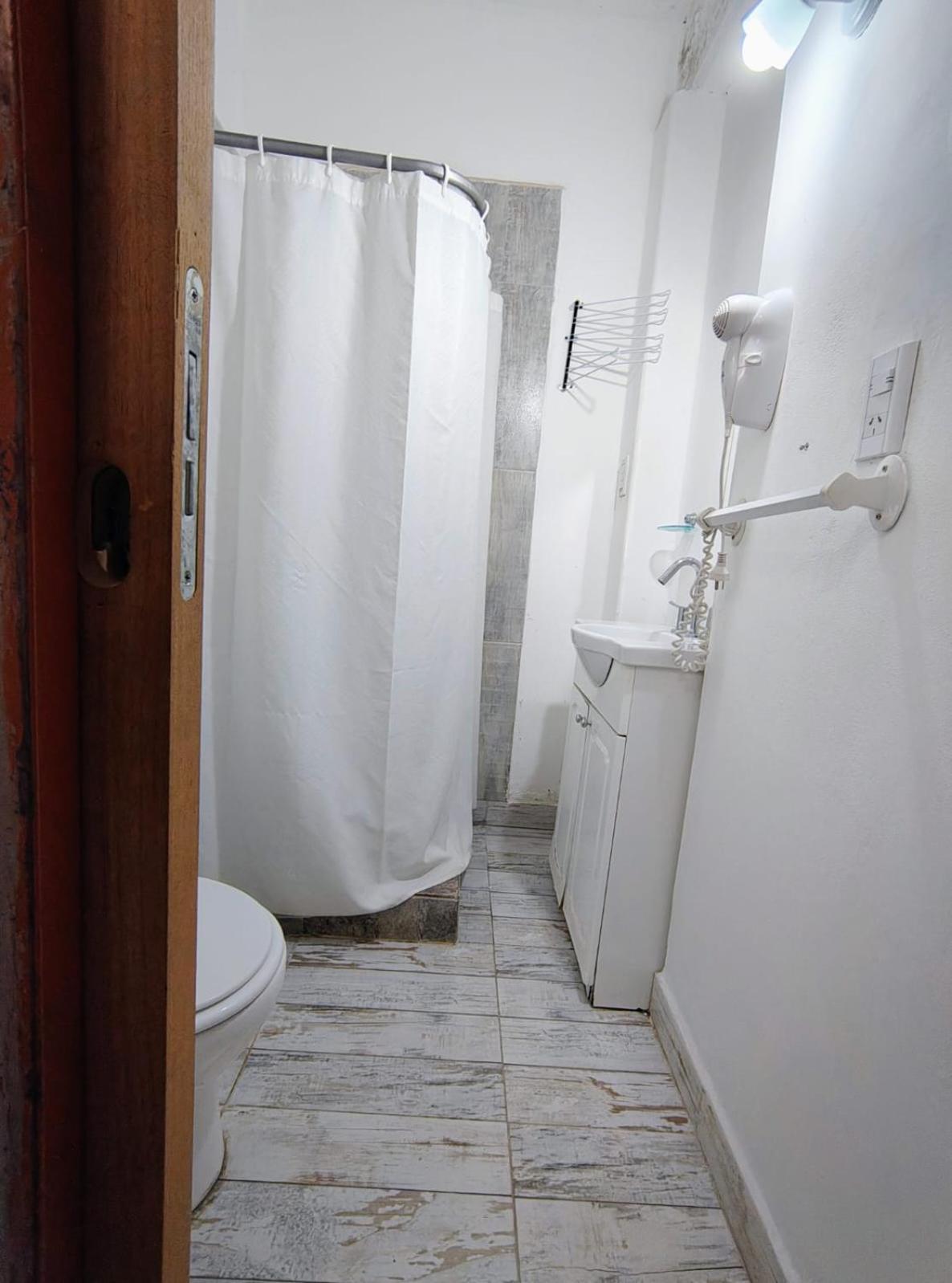 El Faro Hostel Puerto Madryn Exterior photo